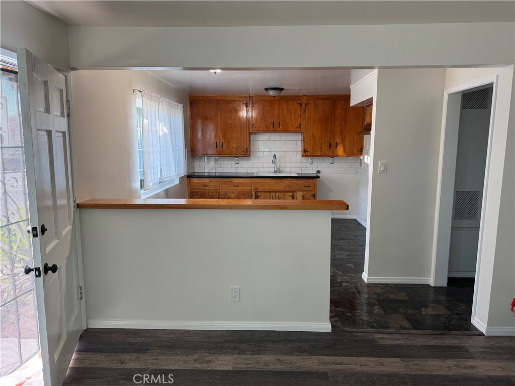 3309 East 8th Street, Unit B Los Angeles, CA 90023 - Photo 5 of 13