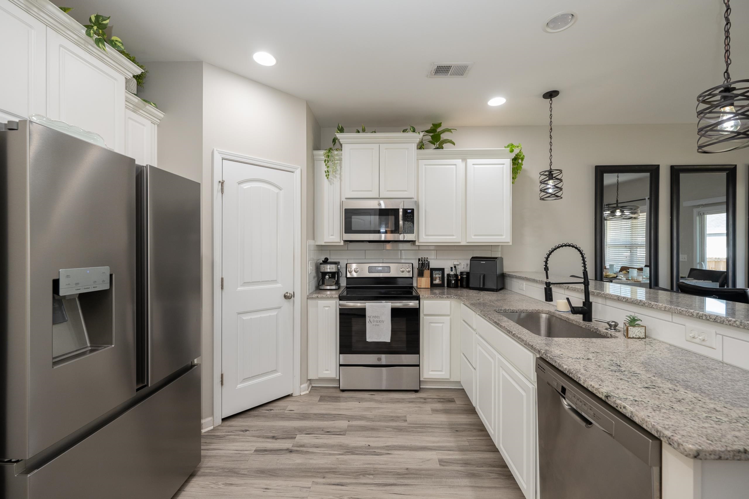 416 North Ivestor Court Inman, SC 29349 - Photo 9 of 34