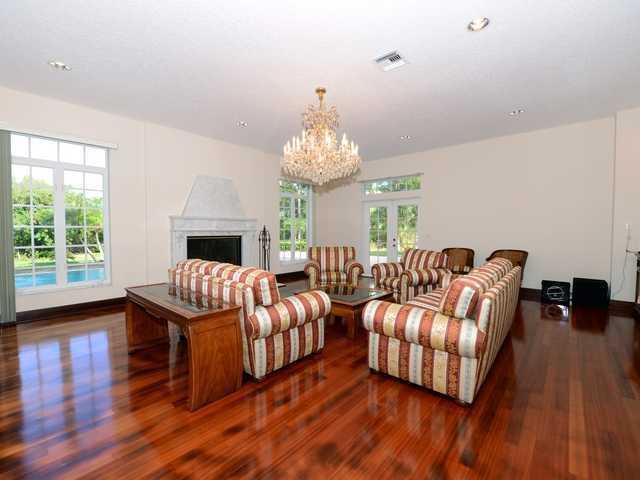 19101 Southeast Crosswinds Road Jupiter, FL 33478 - Photo 5 of 16 living 19101.jpg