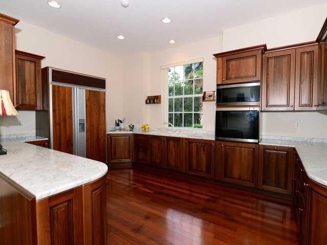 19101 Southeast Crosswinds Road Jupiter, FL 33478 - Photo 6 of 16 kitchen 19101.jpg