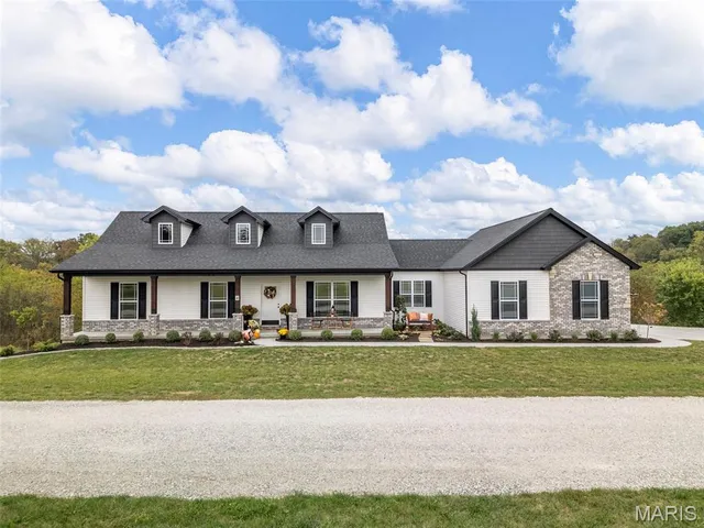 $539,900 | 4 Ashley Lane, Hawk Point, MO 63349
