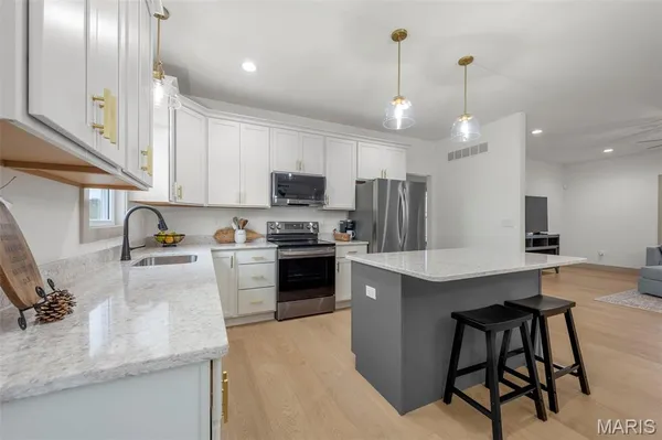 $499,000 | 4 Ashley Lane, Hawk Point, MO 63349