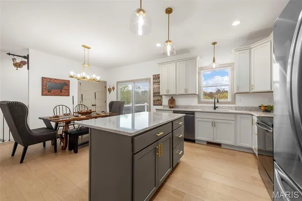 $499,000 | 4 Ashley Lane, Hawk Point, MO 63349