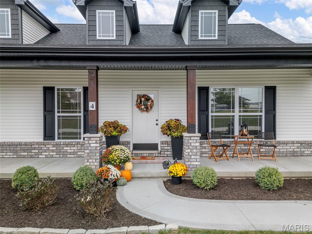 4 Ashley Lane Hawk Point, MO 63349 - Photo 2 of 46