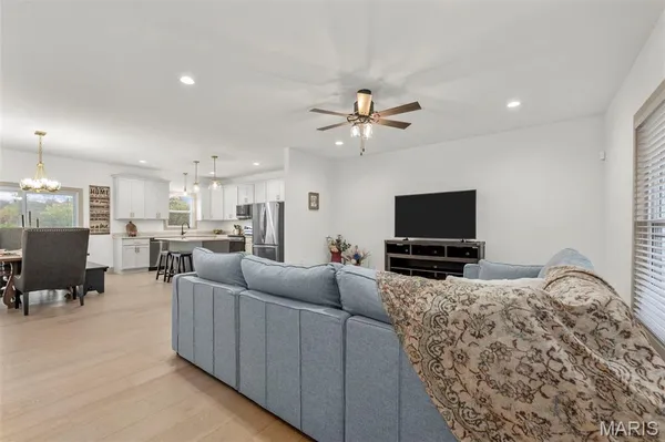 $499,000 | 4 Ashley Lane, Hawk Point, MO 63349