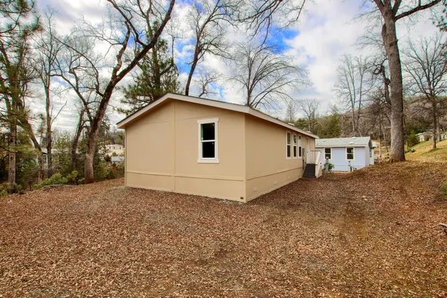 $185,000 | 43555 Highway 41, Unit 54, Oakhurst, CA 93644