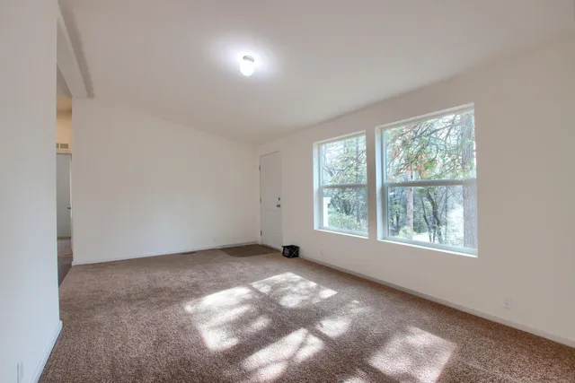 $185,000 | 43555 Highway 41, Unit 54, Oakhurst, CA 93644