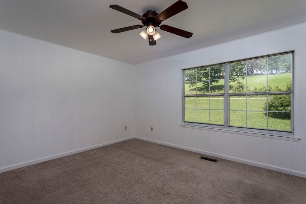 1398 White Oak Road Dayton, TN 37321 - Photo 9 of 32 9