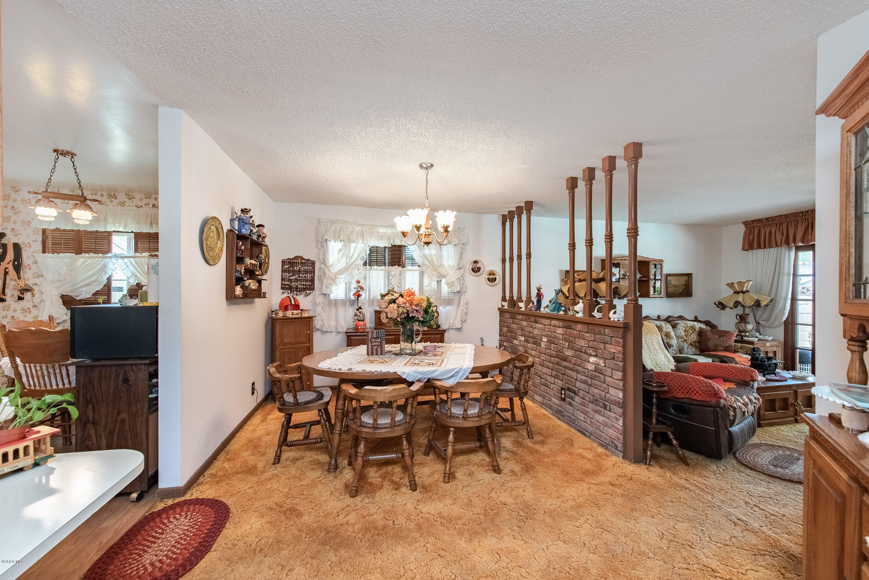 6527 Almar Street Simi Valley, CA 93063 - Photo 6 of 23 6527 Almar St Simi Valley-6