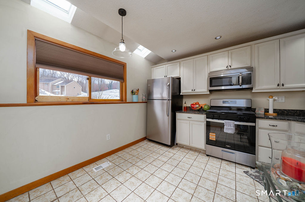 219 Twin Lakes Road, Unit A North Branford, CT 06471 - Photo 9 of 33