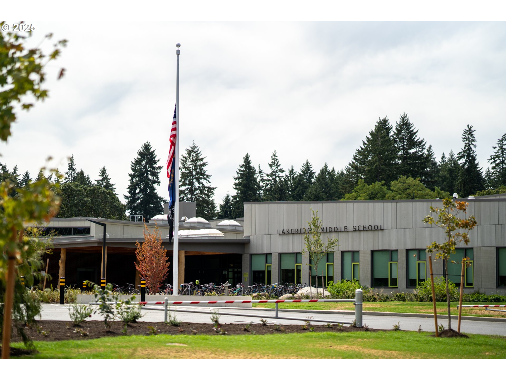 2100 Hillside Drive Lake Oswego, OR 97034 - Photo 36 of 40 a front view of a building with street view and trees