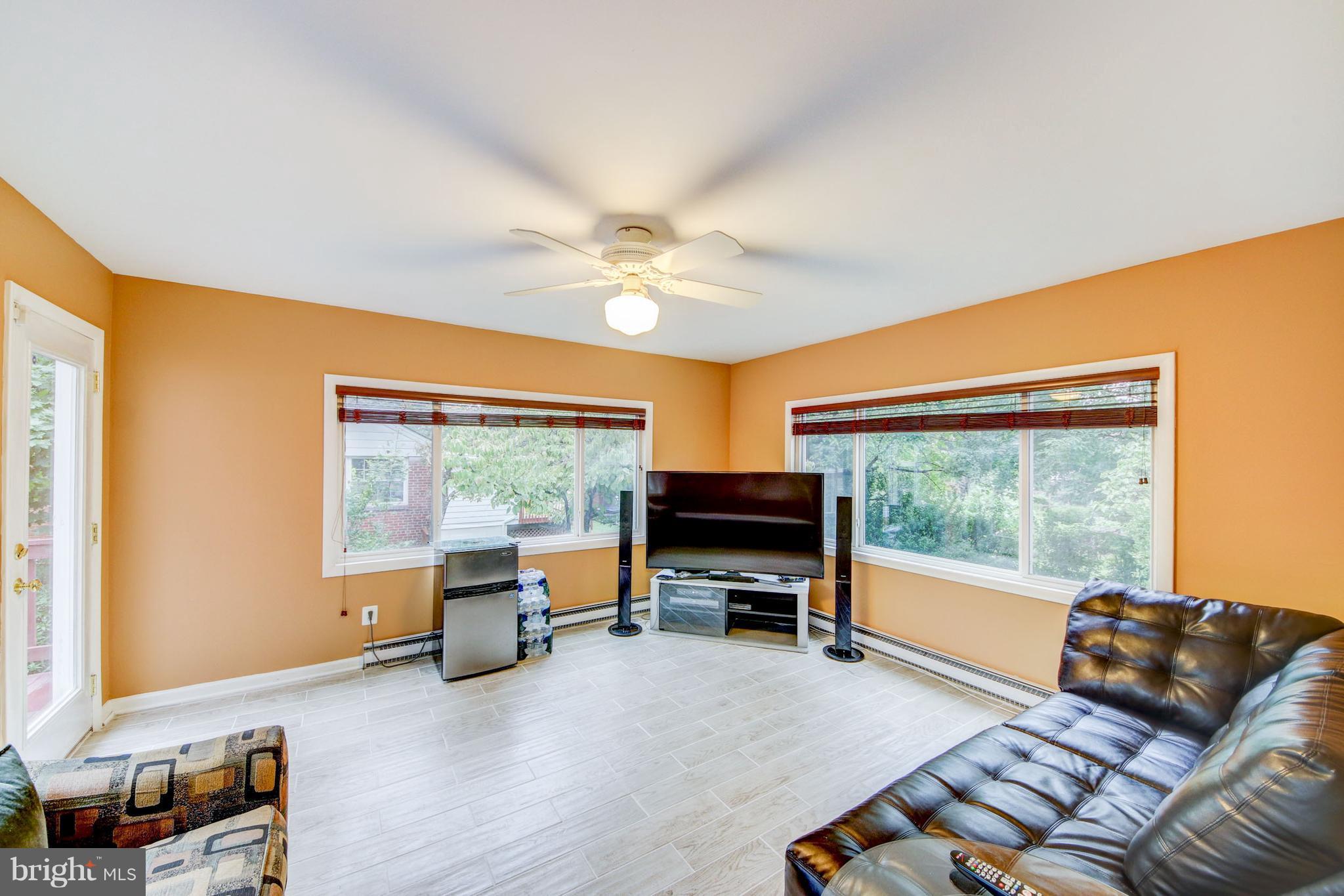 3820 Ridge Road Annandale, VA 22003 - Photo 12 of 30 Family Room/Sunroom off Kitchen - Main Level