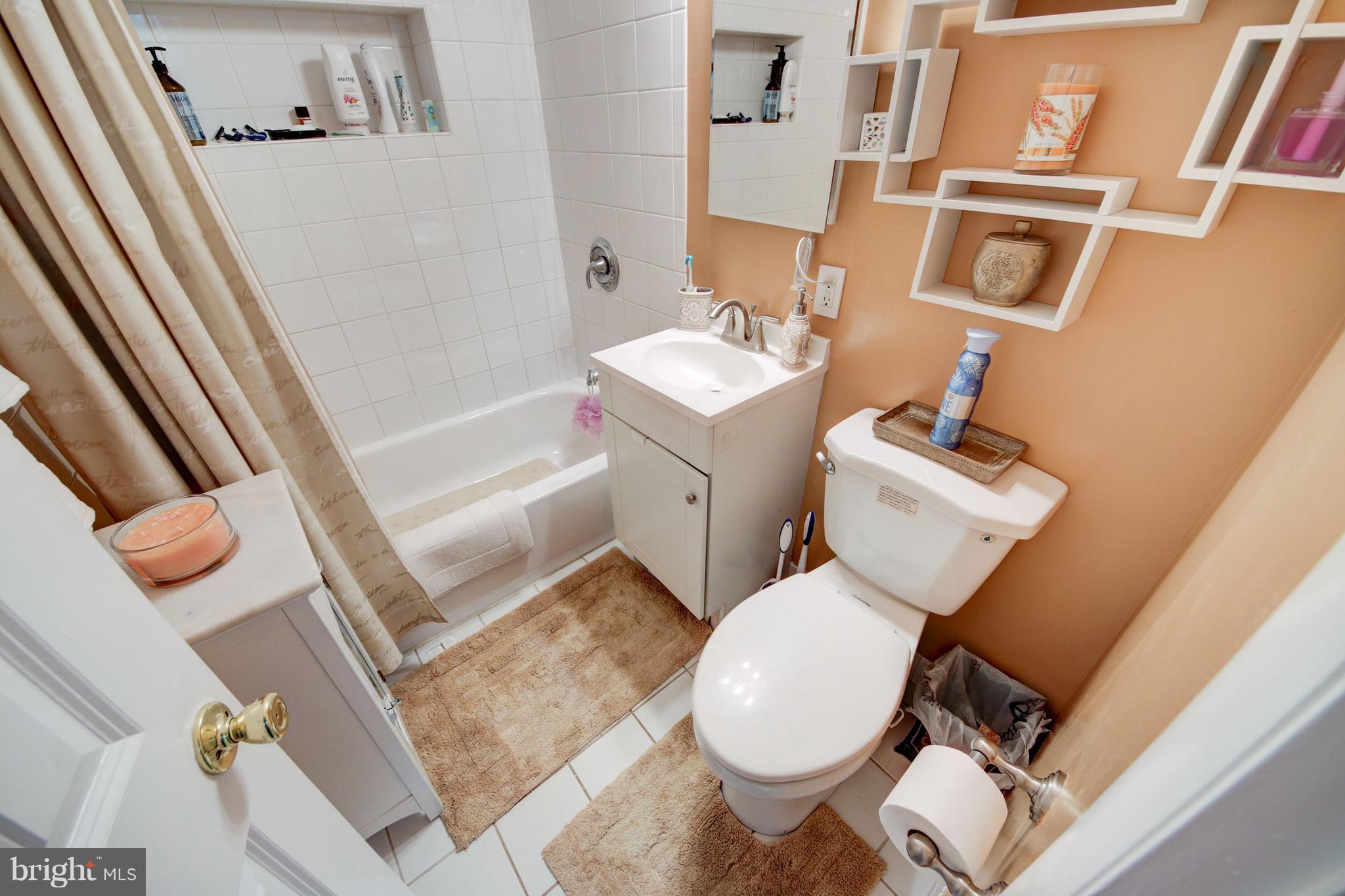 3820 Ridge Road Annandale, VA 22003 - Photo 14 of 30 Bath #1 - Main level