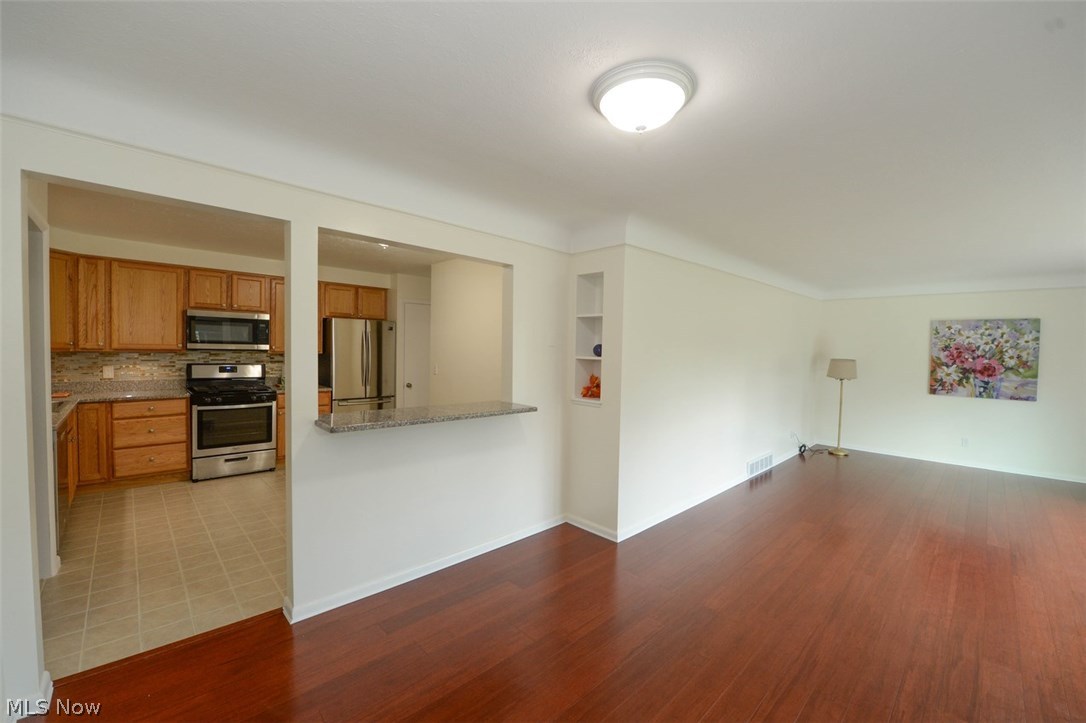4807 North Sedgewick Road Cleveland, OH 44124 - Photo 4 of 26 Gallery Image 4