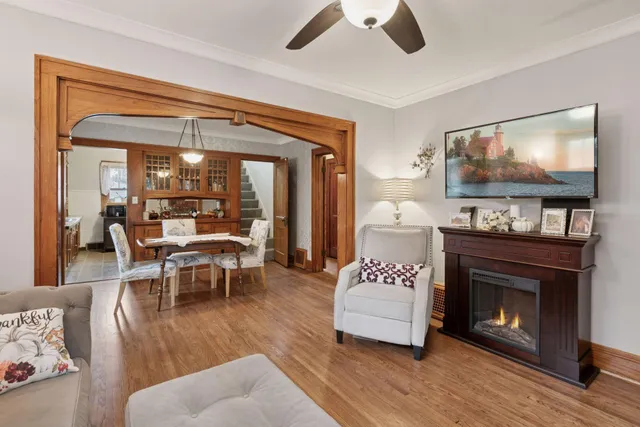 $315,000 | 958 West James Avenue, St. Paul, MN 55102