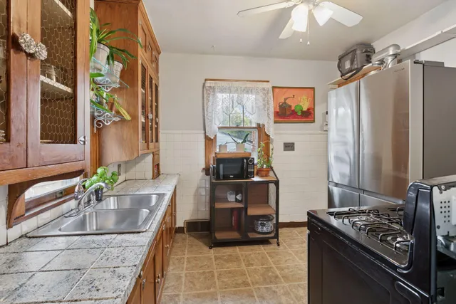 $315,000 | 958 West James Avenue, St. Paul, MN 55102