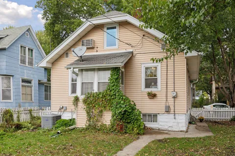 $315,000 | 958 West James Avenue, St. Paul, MN 55102