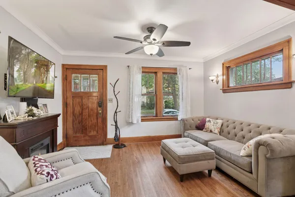 $305,000 | 958 West James Avenue, St. Paul, MN 55102