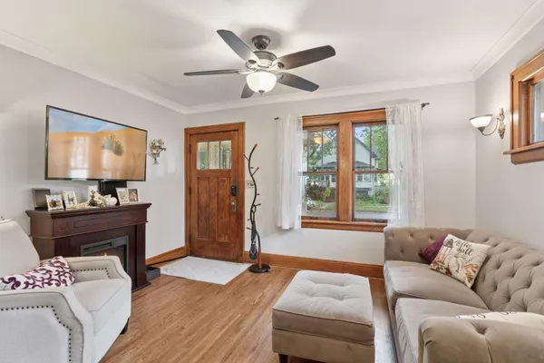 $305,000 | 958 West James Avenue, St. Paul, MN 55102