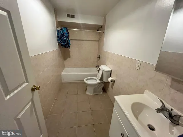 $1,200 | 129 North 10th Street, Philadelphia, PA 19107