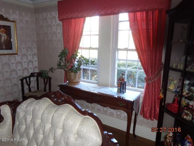 114 Foster Hill Road Milford, PA 18337 - Photo 8 of 46