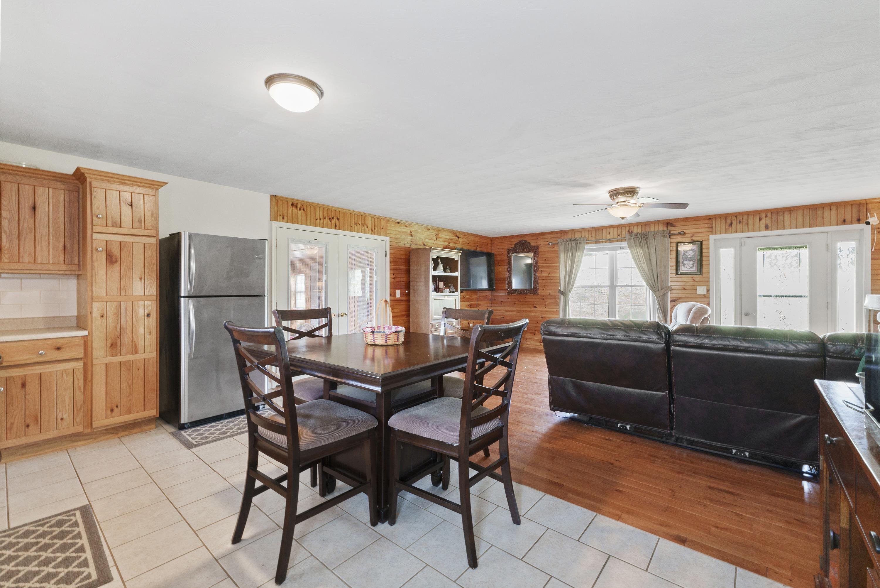 405 Broadleaf Road Louisa, KY 41230 - Photo 13 of 38