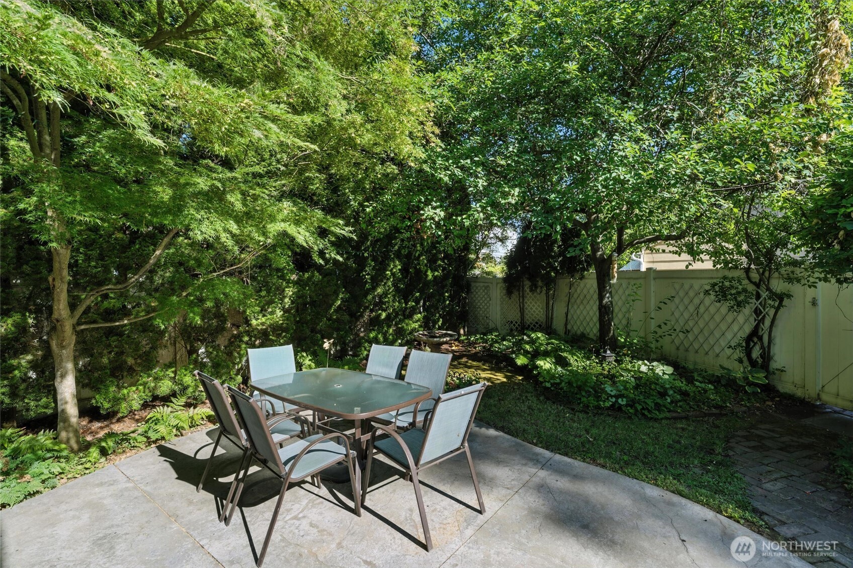 705 Pearson Street Walla Walla, WA 99362 - Photo 34 of 39 a patio with table and chairs and potted plants