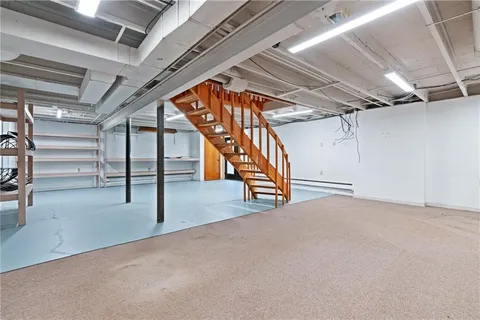 a view of yard with green space