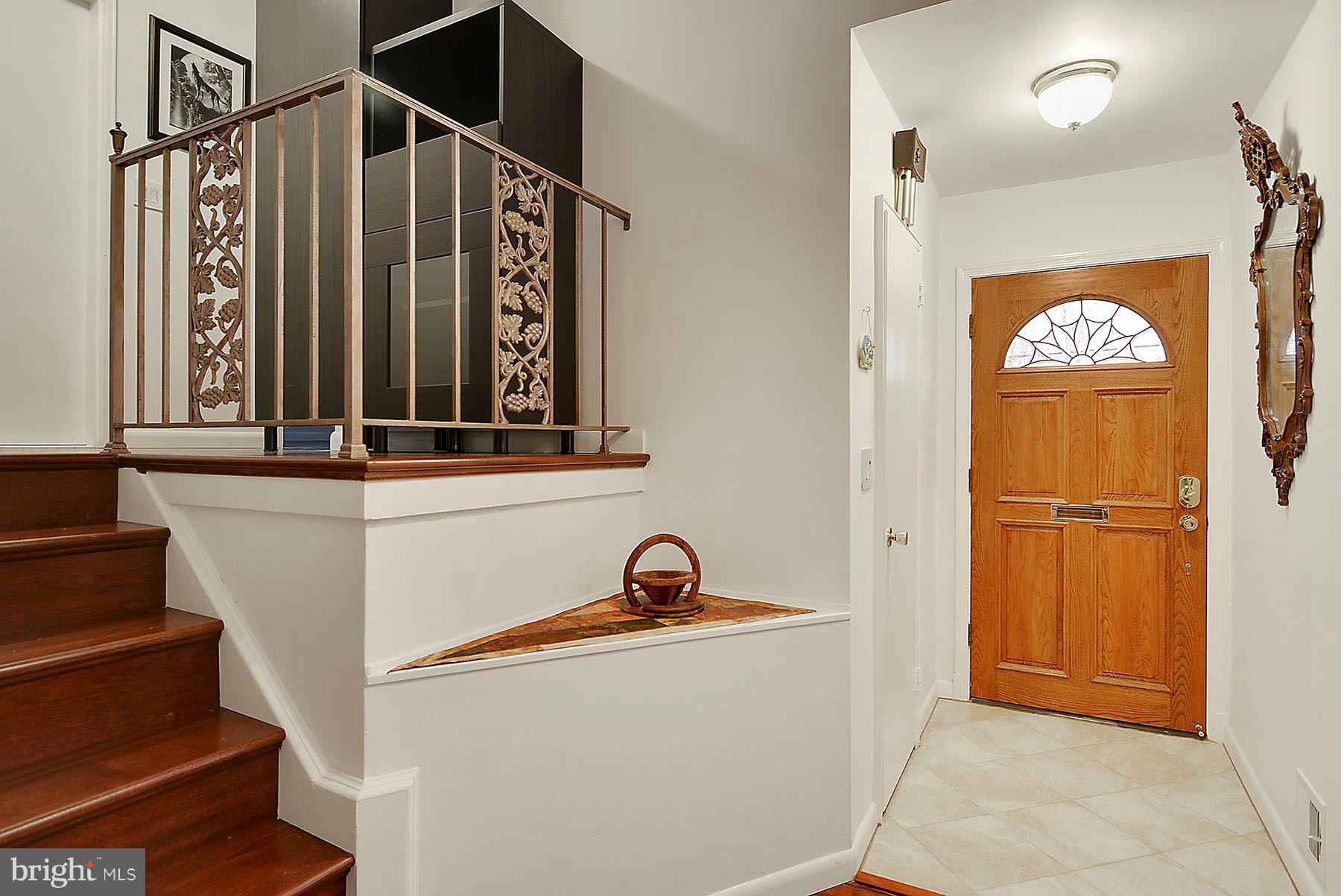 2014 Cascade Road Silver Spring, MD 20902 - Photo 3 of 30 Foyer