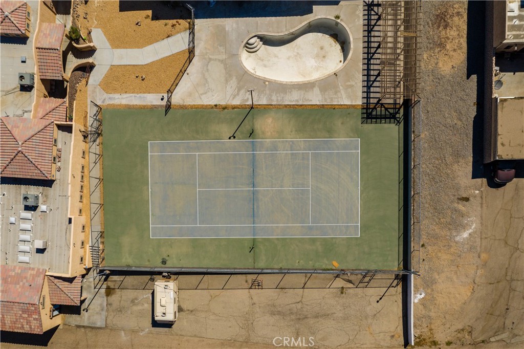 14988 Rivers Edge Road Helendale, CA 92342 - Photo 13 of 39 a bathroom with a bathtub and a shower