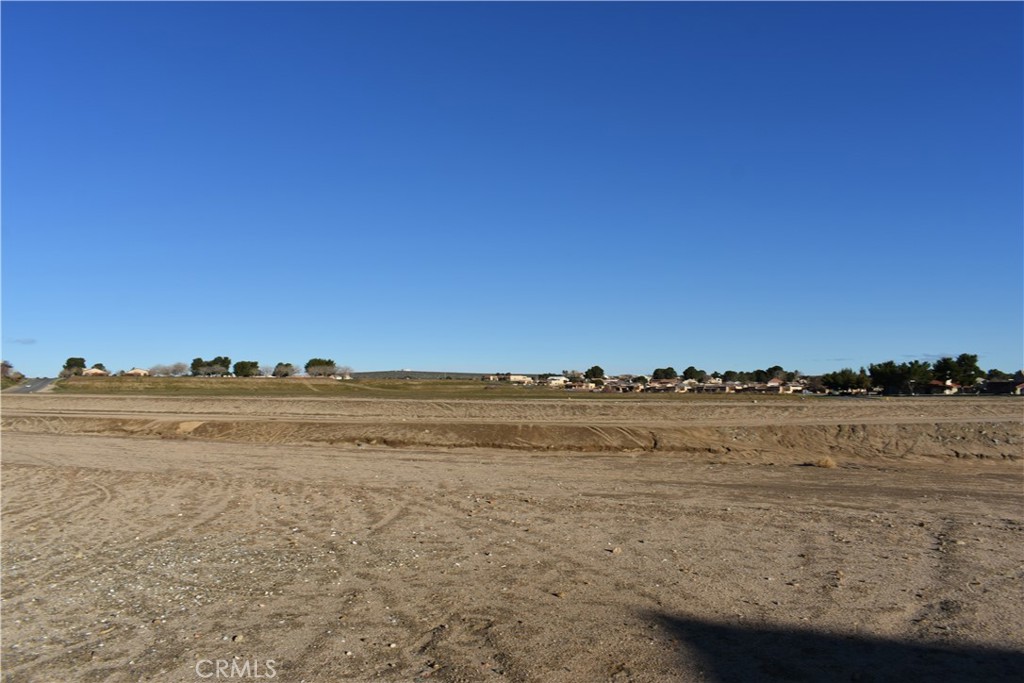 14988 Rivers Edge Road Helendale, CA 92342 - Photo 32 of 39