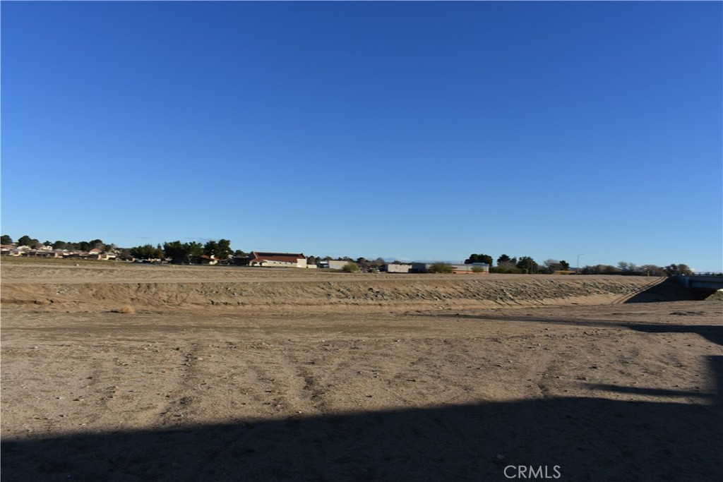 14988 Rivers Edge Road Helendale, CA 92342 - Photo 34 of 39