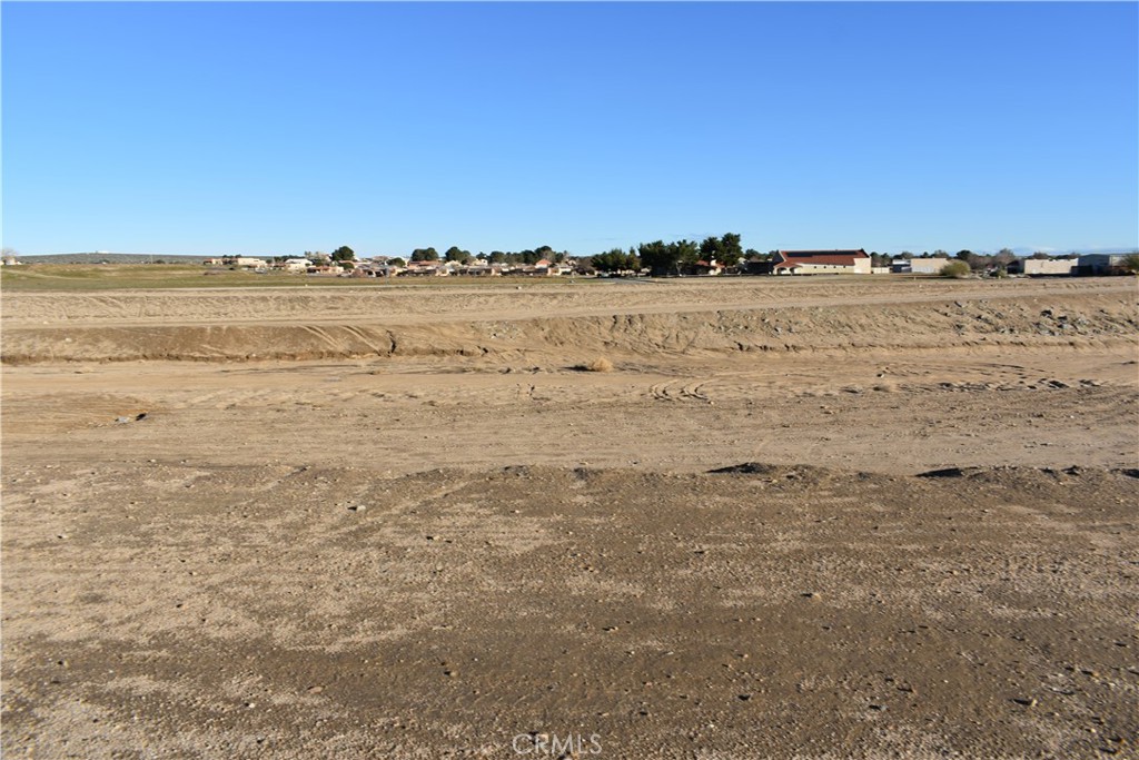 14988 Rivers Edge Road Helendale, CA 92342 - Photo 37 of 39