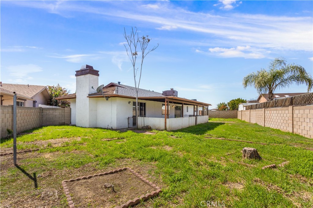 2348 Los Altos Circle Hemet, CA 92545 - Photo 23 of 35 a view of a backyard