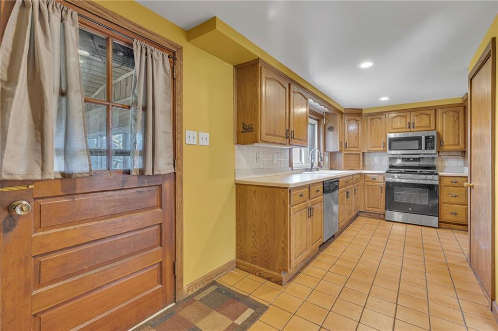 1720 Conway Wallrose Road Freedom, PA 15042 - Photo 10 of 38