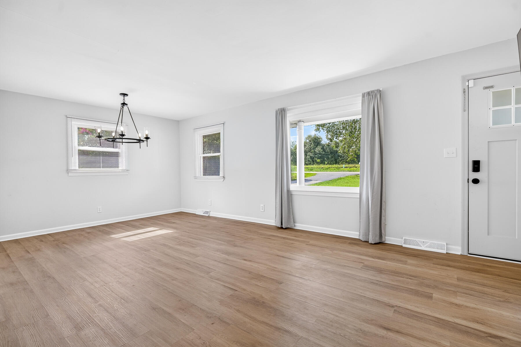 504 West Butternut Road Summerville, SC 29483 - Photo 12 of 46 HH-22