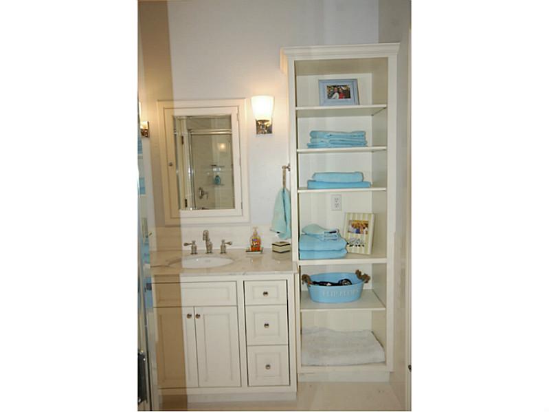 7 Yosemite Valley Road Westerly, RI 02891 - Photo 14 of 21 Bathroom.