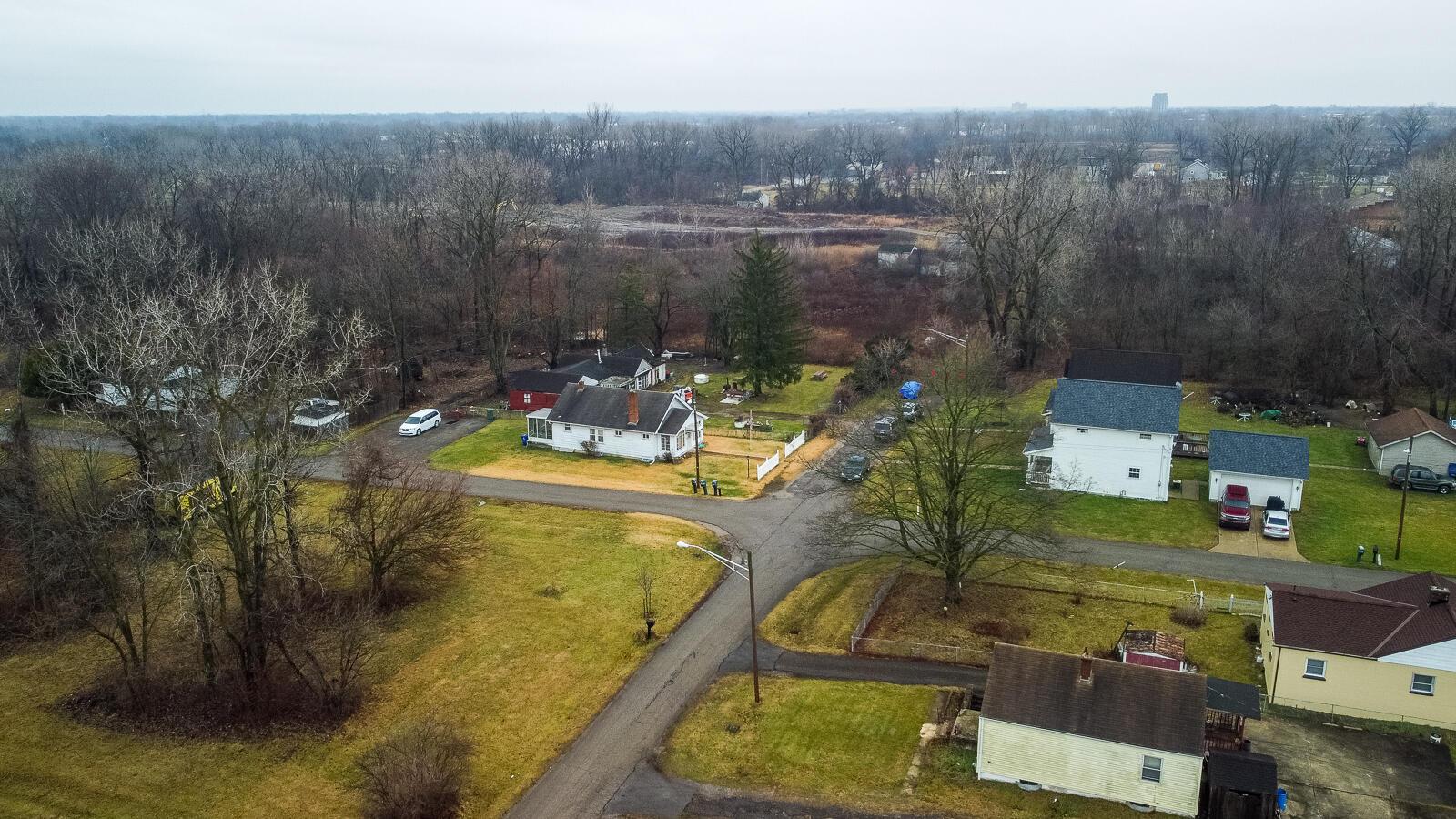 1525 Delbert Road Columbus, OH 43219 - Photo 11 of 30 1525 Delbert-27