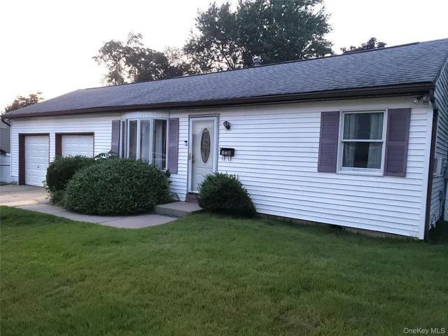 $477,750 | 28 Pine Street, Central Islip, NY 11722