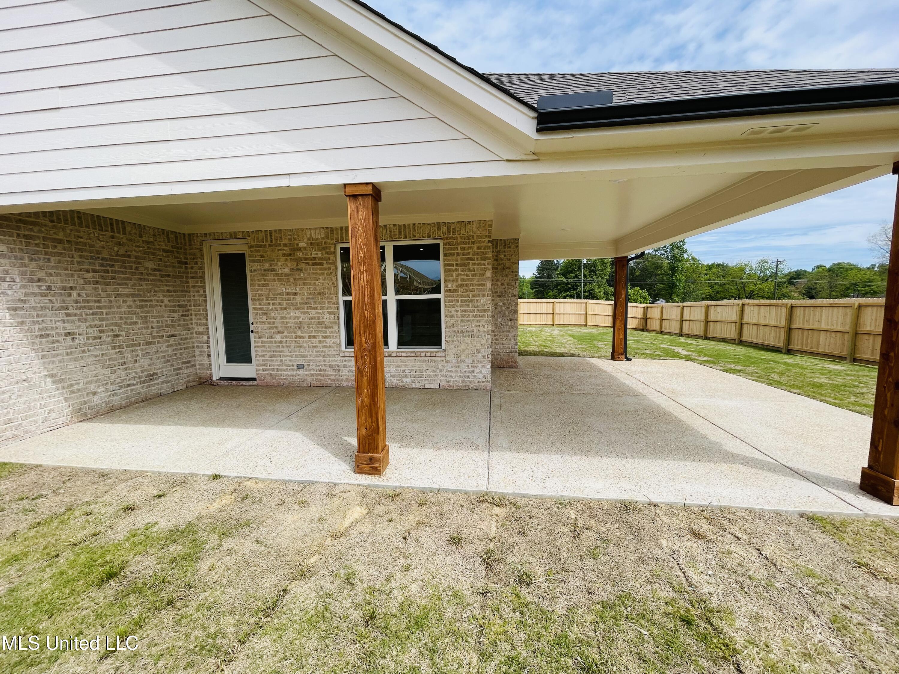 3972 Fieldstream Drive Olive Branch, MS 38654 - Photo 5 of 39 D575045E-C6AC-4B01-B0F6-646BBECAD9A7