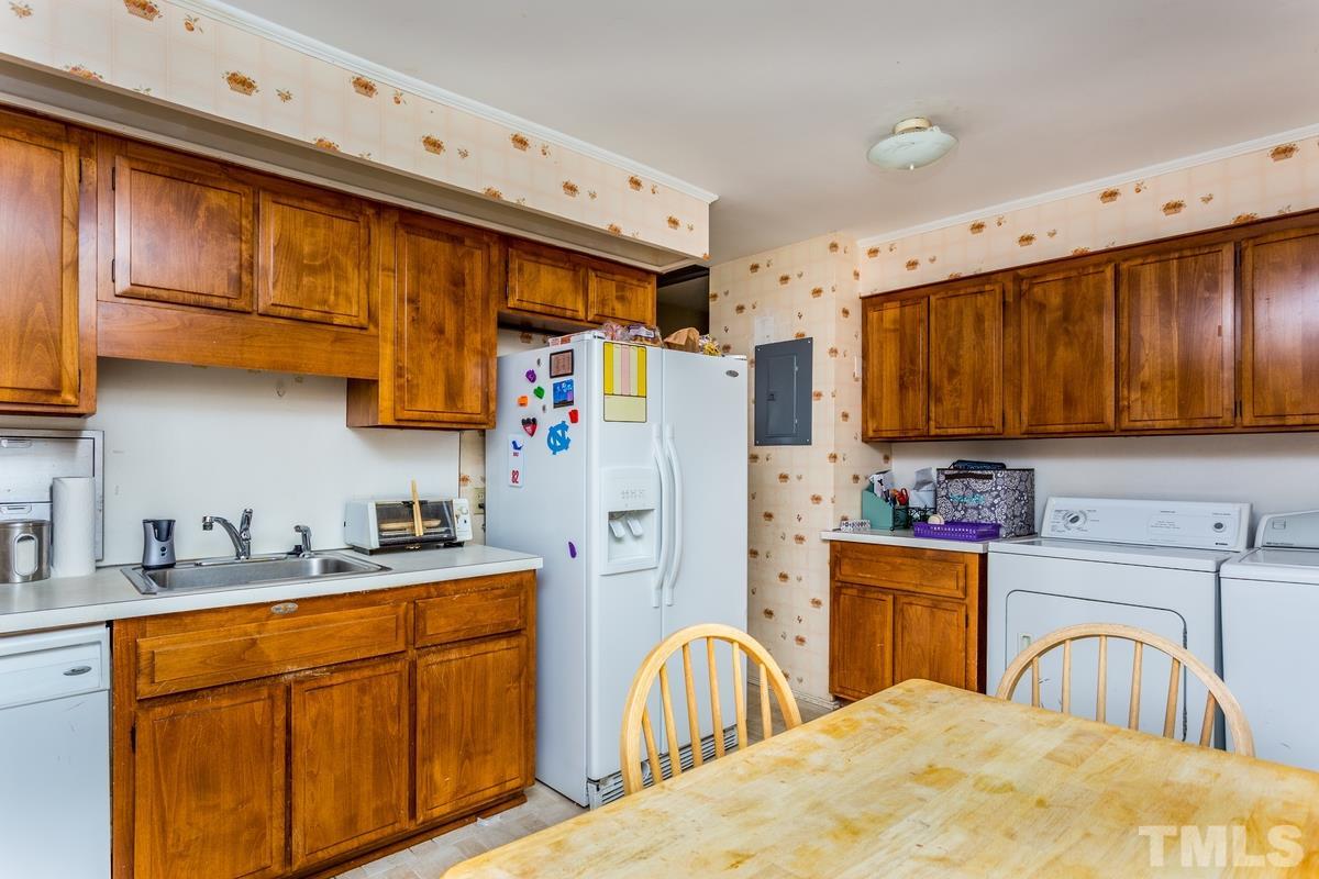 2116 Watkins Street Raleigh, NC 27604 - Photo 10 of 24