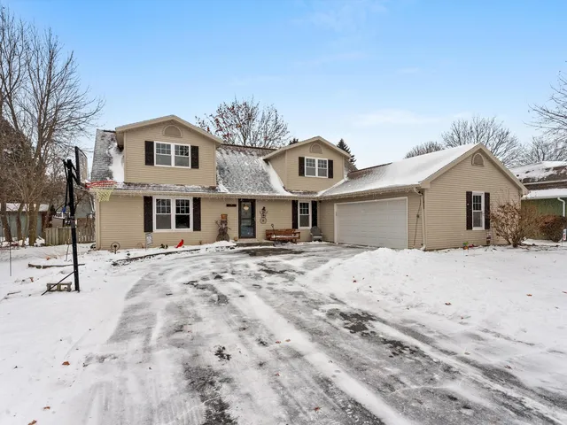 $399,800 | 3817 Seneca Lane, Manitowoc, WI 54220