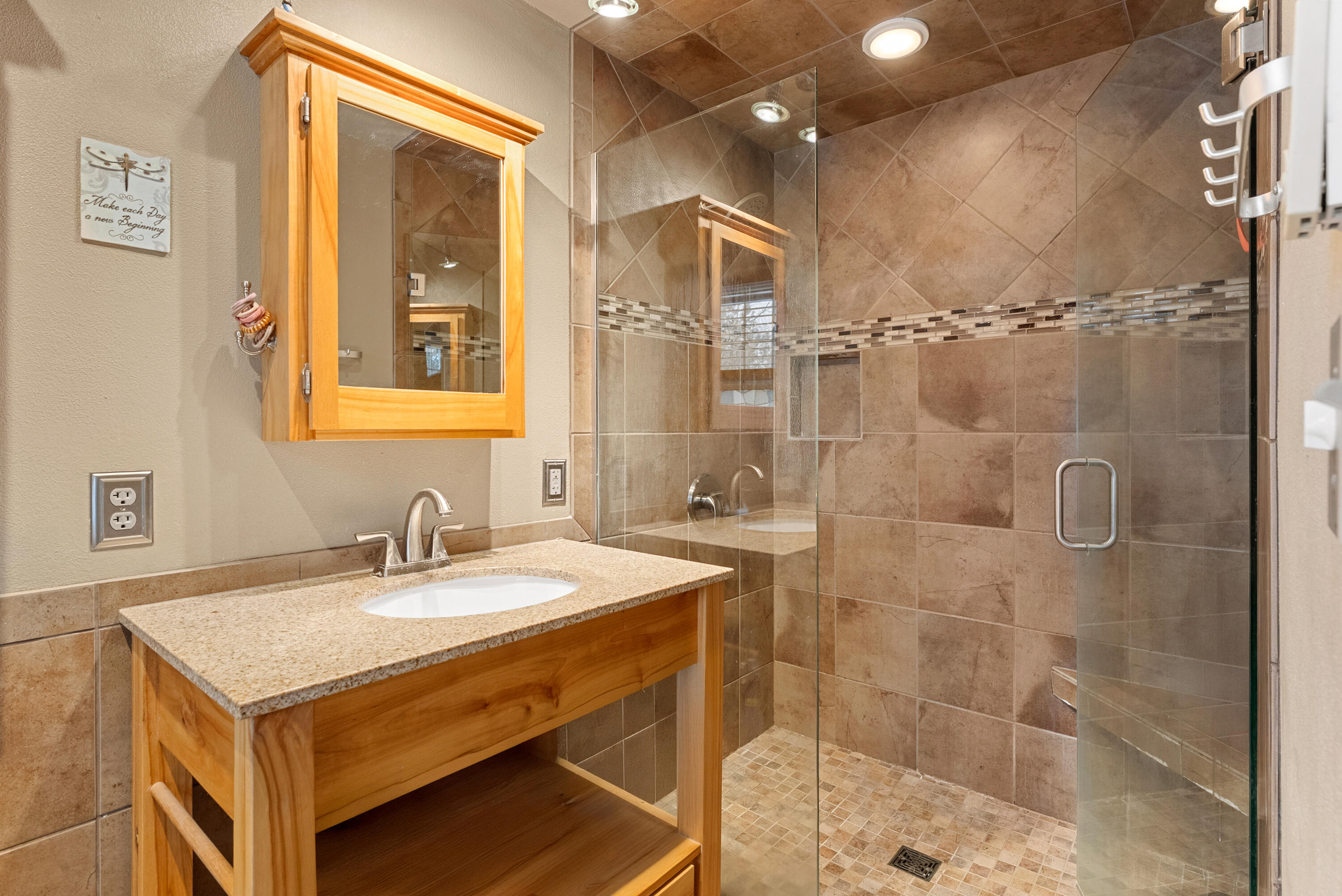 3817 Seneca Lane Manitowoc, WI 54220 - Photo 16 of 31 024_2729669_09264