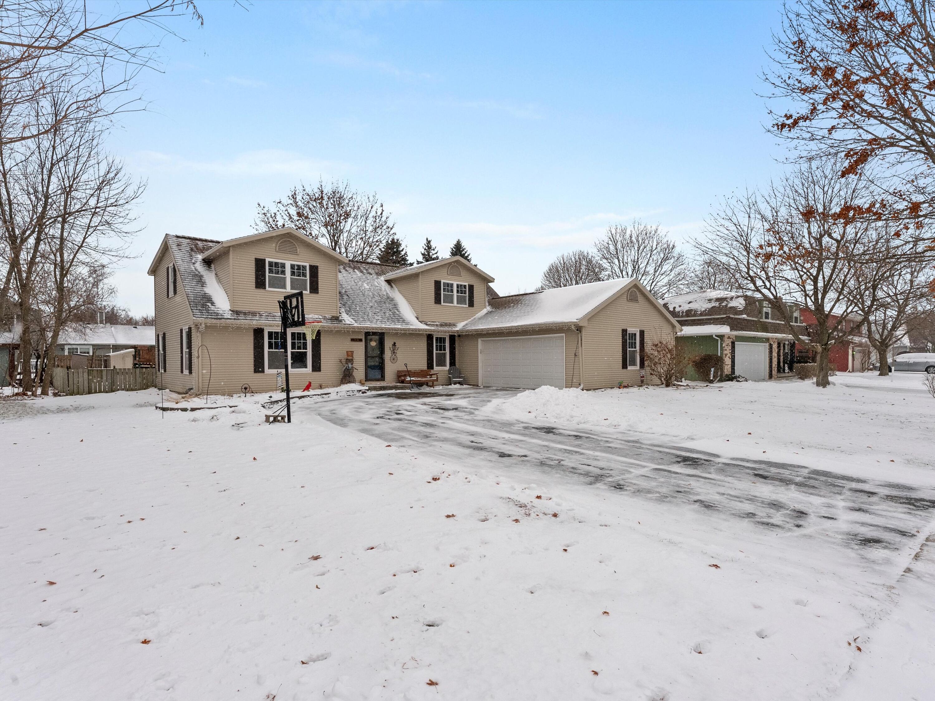 3817 Seneca Lane Manitowoc, WI 54220 - Photo 27 of 31 02-002_2729669_09297