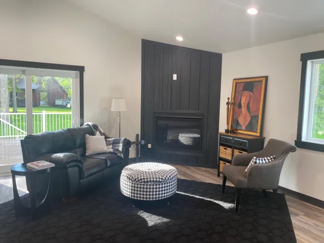 $1,725,000 | 1084 West Lake Drive, Detroit Lakes, MN 56501