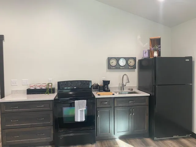 $1,725,000 | 1084 West Lake Drive, Detroit Lakes, MN 56501