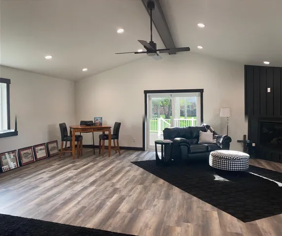 $1,725,000 | 1084 West Lake Drive, Detroit Lakes, MN 56501