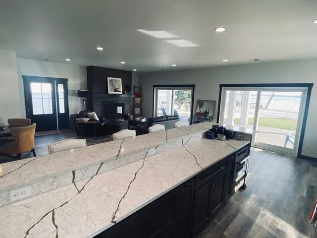 $1,725,000 | 1084 West Lake Drive, Detroit Lakes, MN 56501