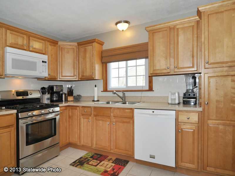 114 Lonsdale Farm Road Cumberland, RI 02864 - Photo 7 of 22 Kitchen.