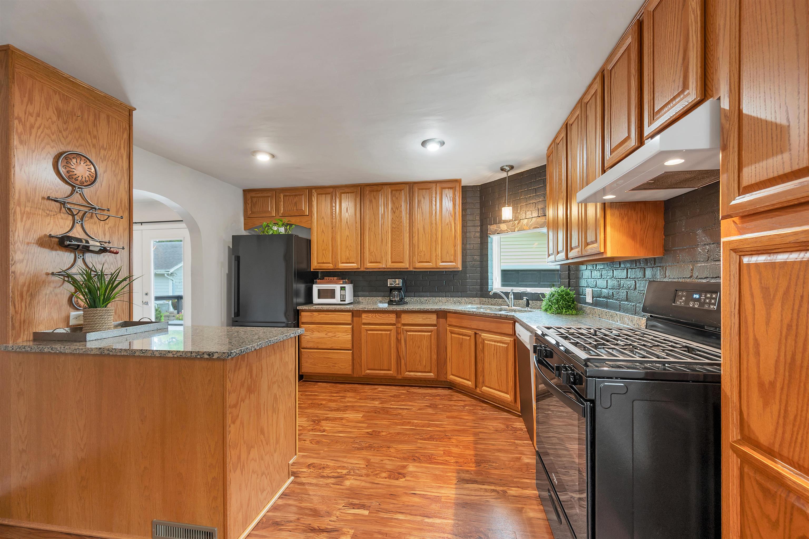 1119 Wisconsin Avenue Manitowoc, WI 54220 - Photo 15 of 75